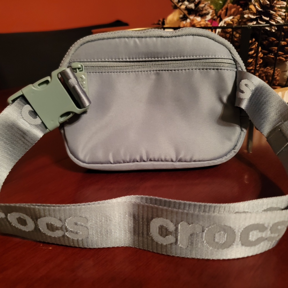 CROCS Classic Bag with Pearl and Gold Jibbitz - Picture 3 of 6